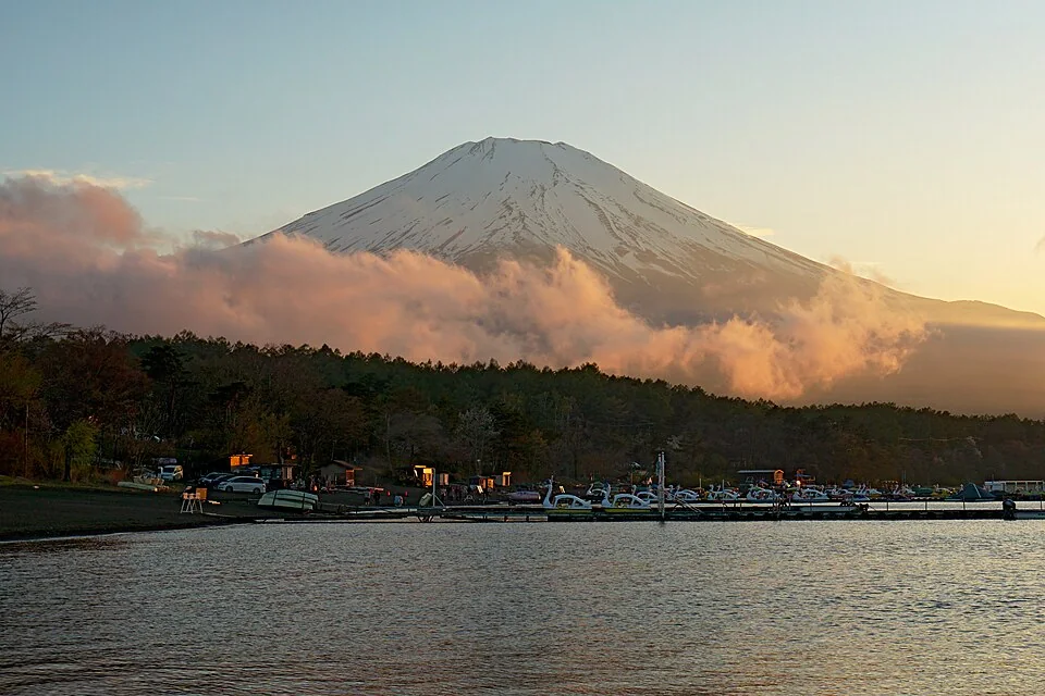 야마나카호와 후지산